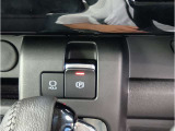 電動パーキングとブレーキホールドがついています!