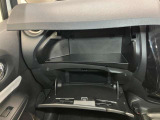上下に収納があるので、常備しておきたい小物など分けて収納でき、車内をきれいに保てます!