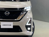 【ハイビームアシスト】先行車や対向車のライト、周辺の明るさに合わせて、ハイ・ロービームを自動で切り替え。切り替えのわずらわしさと切り替え忘れを無くしてくれます!