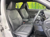 運転席シート廻りは使用感も少なく、良好な状態となっています。前オーナー様が丁寧に使っていたことがよくわかりますね。