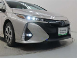 高輝度で点灯速度が速く、しかも消費電力の少ないLEDヘッドライトが装備されています!LEDの明るい光が走行中の視界の確保をサポートして、夜のドライブがより楽しく安全に運転できます♪