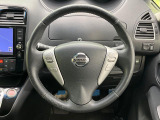 【純正革巻きステアリング】上質な革を使用することで、手にしっかり馴染みとても運転しやすいハンドルです♪