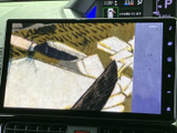 地図を画面いっぱいに表示でき、周辺の道路や現在地を確認しやすい仕様です。行き先までのルート確認に活用でき、初めて訪れる場所への移動も心強い装備です。