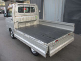 3方開で駐車場所に合わせて展開できるのでお荷物の積み下ろしもスムーズにできますよ