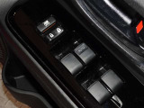 電動格納式ドアミラー・パワーウインドウを装備しています。