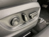 パワーシート搭載。微妙な調整が手軽にでき、ピッタリのポジションで運転することが可能です。