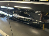 シートヒーターはエアコンより温まるのが早く、寒い日の運転には欠かせない装備です。3段階の温度調節ができ、快適な温度でドライブいただけます。