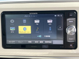 ラジオやディスク、Bluetooth Audioなど複数の音源が画面に並び、使いたい項目を選びやすい表示です。日々の移動中に音楽やラジオを楽しめます。