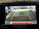 【バックカメラ】運転席から画面上で安全確認ができます。駐車が苦手な方にもオススメな便利機能です。