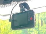 【ドライブレコーダー】ドライブレコーダー装備!走行中はもちろん、あおり運転や事故に遭遇した際、映像で記録し、万一のリスクに備えます。※記録用SDカードはお客様ご自身でご準備いただく必要があります。