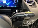 メルセデスベンツでは殆どが電子コラムシフトを採用しており、前進後退の切り替えをスムーズに行うことが出来ます。