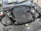 Audiはターボチャージャー付きの直噴エンジンでこちらのモデルはV6エンジンでございます。強力な出力と優れた燃費を両立させています。
