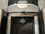 センターコンソール内部にタイプC端子 2か所完備