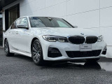 BMW Premium Selection 江戸川は、約20台の展示スペースがあり、常時新車拠店より厳選された認定中古車が続々と入庫しております。