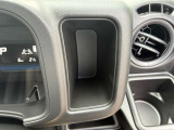 運転席側のインパネアッパーポケットです。