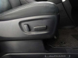パワーシート搭載。微妙な調整が手軽にでき、ピッタリのポジションで運転することが可能です。