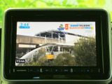 画面でテレビ番組を視聴できる装備です。停車中の休憩時間などに映像を楽しめるため、車内で過ごす時間の気分転換にも便利。見やすい大きさで、番組内容を確認しやすい画面です。