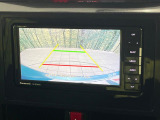 【バックカメラ】駐車時に後方がリアルタイム映像で確認できます。大型商業施設や立体駐車場での駐車時や、夜間のバック時に大活躍!運転スキルに関わらず、今や必須となった装備のひとつです!