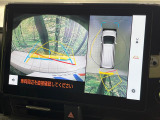 【パノラミックビューモニター】専用のカメラにより、上から見下ろしたような視点で360度クルマの周囲を確認することができます☆死角部分も確認しやすく、狭い場所での切り返しや駐車もスムーズに行えます。