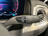 メルセデスベンツでは殆どが電子コラムシフトを採用しており、前進後退の切り替えをスムーズに行うことが出来ます。