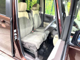 運転席シート廻りは使用感も少なく、良好な状態となっています。丁寧に使われていたことがよくわかりますね。