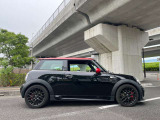 ミニ ジョン・クーパー・ワークスの細部まで分かりやすく撮影。車両状態について丁寧にご説明します。