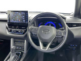 運転席まわりです。 各操作スイッチは使いやすい位置に配置されてます。