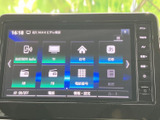 多彩なコンテンツを楽しめるモニター画面。停車時に、ナビやオーディオ、テレビなど、様々な情報を手軽に確認できます。エンターテイメントの世界をお楽しみください。