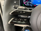 メモリー付きパワーシートが装備されている車両はシートの位置・ドアミラーの角度・ハンドルの位置を3名まで記憶出来ます。