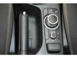 視線移動を軽減し安全運転にもつながるマツダコネクトです。