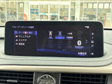 オーディオの選択画面には複数の音源項目が表示され、利用したいメニューを見つけやすい構成です。画面上で選択肢を確認できるため、日々の移動中も使い分けに便利です。