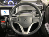 【純正革巻きステアリング】上質な革を使用することで、手にしっかり馴染みとても運転しやすいハンドルです♪