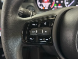 ★ステアリングにはオーディオコントロールスイッチが付いていますので、目線を正面から外すことが無く、また、ステアリングから手を離さずにオーディオ操作ができます.