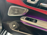 メモリー付き電動シートも装備されておりますのでシート位置を3パターン記憶できます。