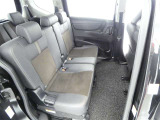 ゆとりある広々とした車内空間は、ドライブを始め買い物やレジャーなど、幅広く活躍します。一人でもみんなとでもお出かけを楽しみましょう!