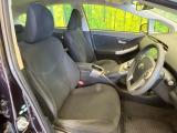 運転席シート廻りは使用感も少なく、良好な状態となっています。前オーナー様が丁寧に使っていたことがよくわかりますね。