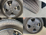 純正のアルミホイールです。タイヤサイズは155/65R14です。