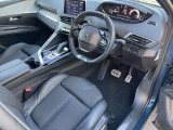 運転中の視線移動を抑えるレイアウトの「iCockpit」。