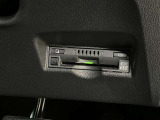 ETC2.0ユニットが搭載。従来のETCに加えて渋滞回避支援や安全運転支援などの情報サービスも提供。より安全で快適な道路利用をサポート。