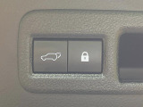 【パワーバックドア】スマートキーや運転席のボタンを押すだけでリアゲートが自動で開閉します!荷物を持っている時や、高い位置にあるバックドアを閉める際に便利な機能です♪
