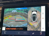 【パノラミックビューモニター】専用のカメラにより、上から見下ろしたような視点で360度クルマの周囲を確認することができます☆死角部分も確認しやすく、狭い場所での切り返しや駐車もスムーズに行えます。