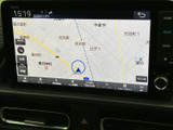 地図を大きく表示でき、現在地や周辺の道を確認しやすい画面です。行き先を探す際にも役立ち、慣れない場所へのお出かけをサポート。画面上の案内を見ながら目的地へ向かえます。