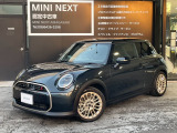 MINI COOPER S 3ドア レジェンドグレー/ブラックルーフが入荷!落ち着きのある色合いとクーパーSの力強い加速力がマッチした1台!MINIのゴーカート・フィーリングを体感していただける1台となっております!