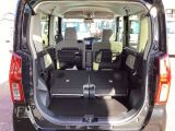 ご成約のおクルマ全て、エンジンオイルを交換してご納車させていただきます!また、点検時に消耗品の状態確認も行い必要に応じて新品交換させていただきます!