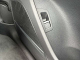 AAA東大阪では、ドリンクを提供し、ゆっくりと車を検討できるよう取り組んでおります。試乗や車の詳細を確認しながら、ぜひお気に入りの1台を見つけてくださいませ。