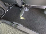 私たちMRオートは、高品質な中古車や安心安全なリペアカーを自信を持って販売し広めることで、循環型社会を作るための5Rを推奨し、自社の高い技術力と車を愛する熱い想いを知っていただきたいと願っております。