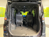 普段のお買い物や通勤、送迎等に十分な荷室スペースを確保しております。セカンドシートを倒すと、大きな荷物の積載も可能です♪