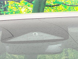 【ホンダセンシング】走行中に前方の車両等を認識し、衝突しそうな時は警報とブレーキで衝突回避と被害軽減をアシスト。より安全にドライブをお楽しみいただけます。