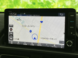 道路や周辺施設が画面上に表示され、現在地を地図で確認しながら目的地までの道順を把握できます。縮尺や案内の表示も見やすく、初めて訪れる場所へのお出かけにも役立つナビ画面です。