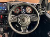 【純正革巻きステアリング】上質な革を使用することで、手にしっかり馴染みとても運転しやすいハンドルです♪
